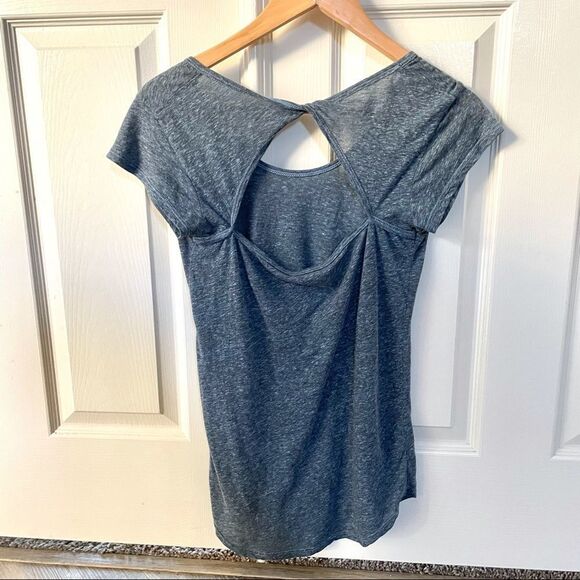 Om Girl blue short sleeved top with open back - Picture 6 of 8